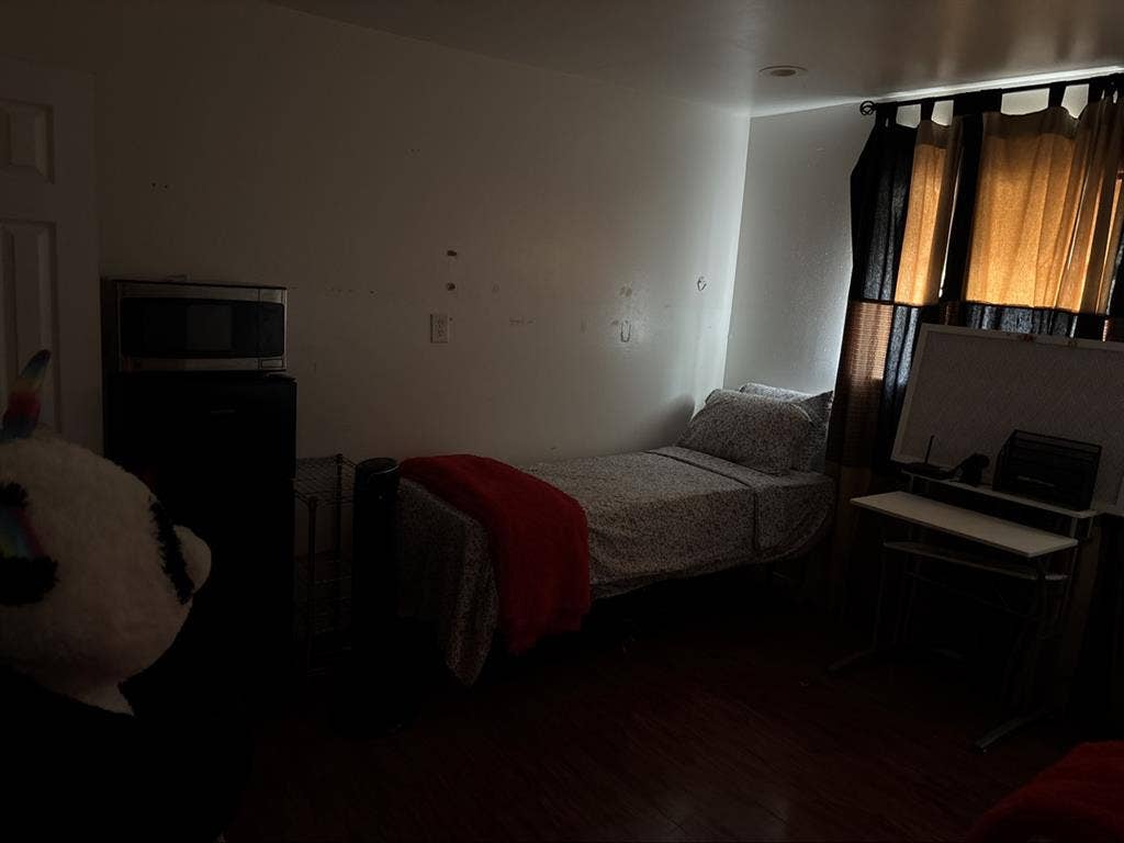 Shared furnished room x 2