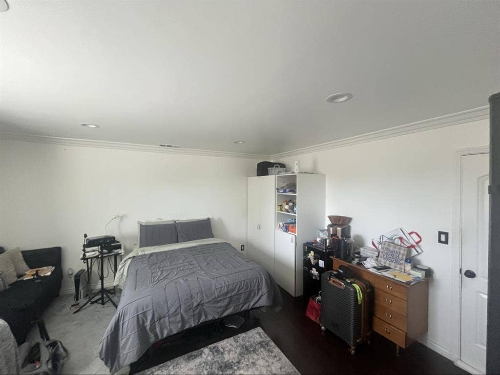 Master Bedroom For Rent 10/1/26