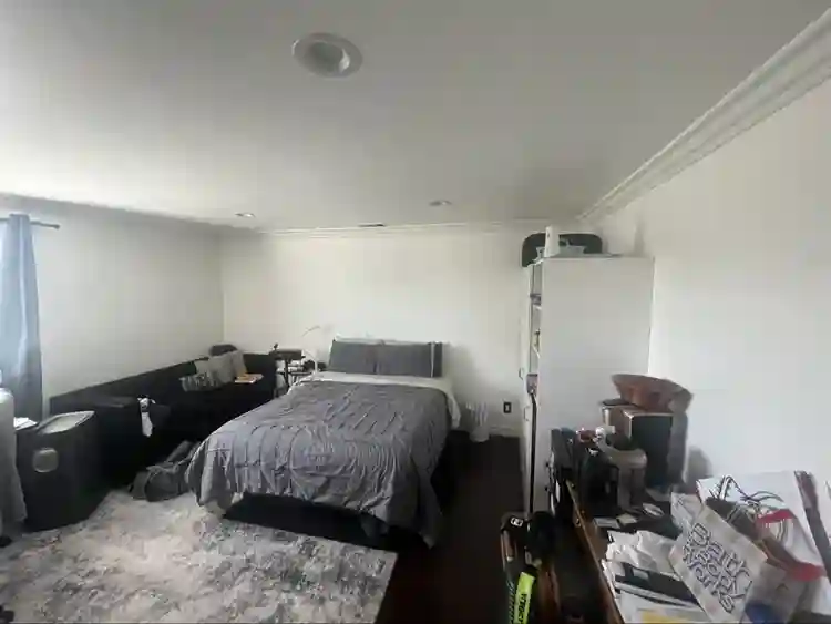 Master Bedroom For Rent 10/1/26