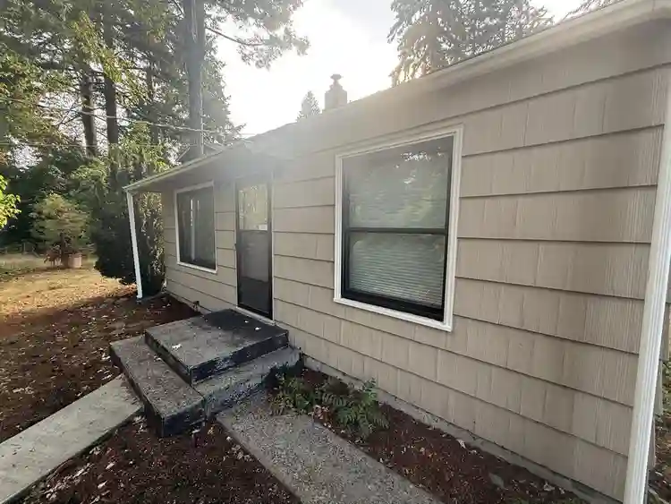 3 bed 1 bath Home in Burien