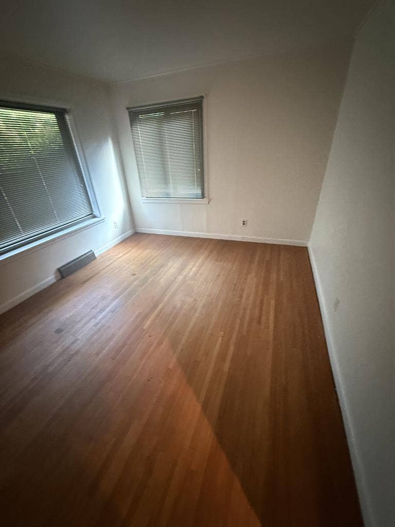 3 bed 1 bath Home in Burien