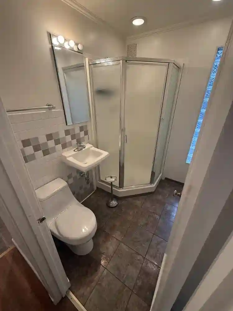 3 bed 1 bath Home in Burien
