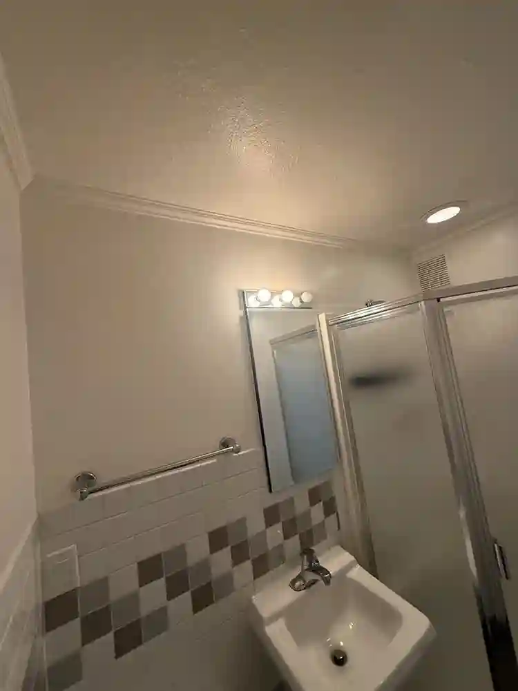 3 bed 1 bath Home in Burien