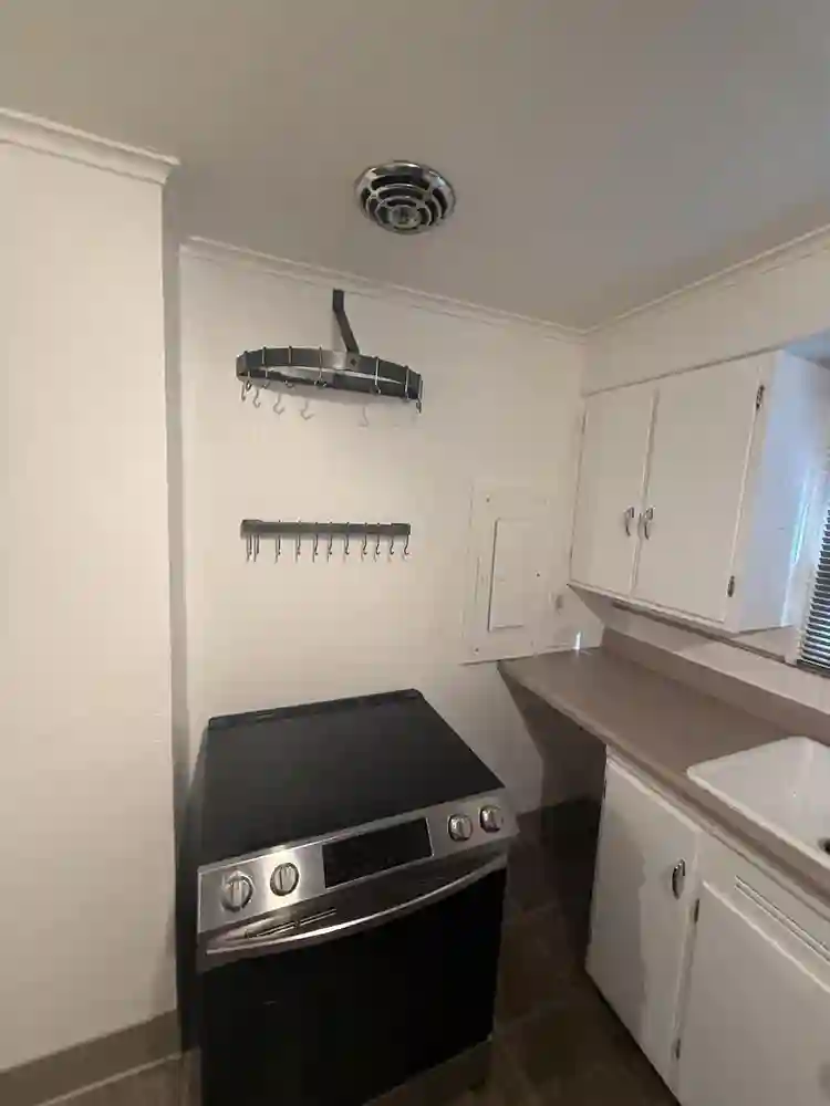 3 bed 1 bath Home in Burien