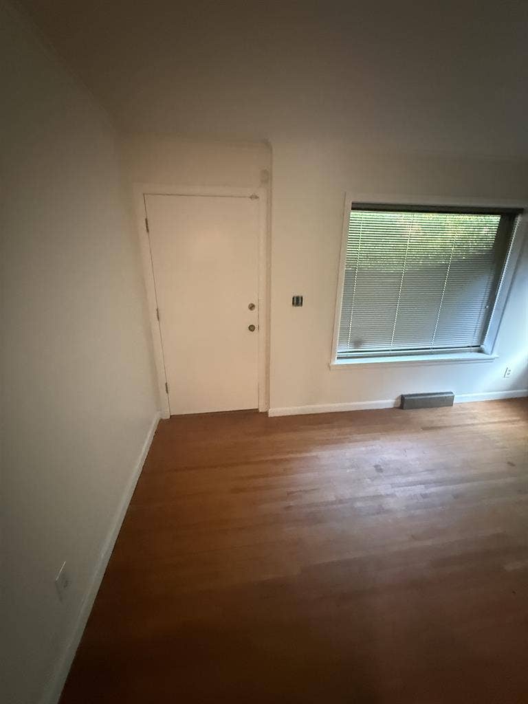 3 bed 1 bath Home in Burien