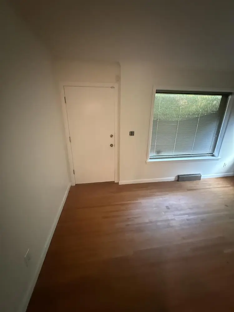 3 bed 1 bath Home in Burien