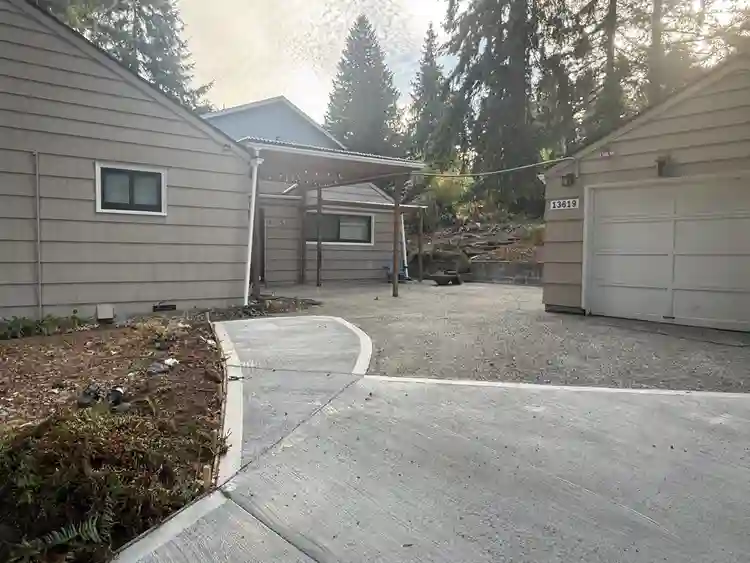 3 bed 1 bath Home in Burien
