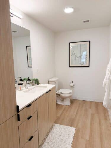 Private Bed & Bath Near UW Seattle