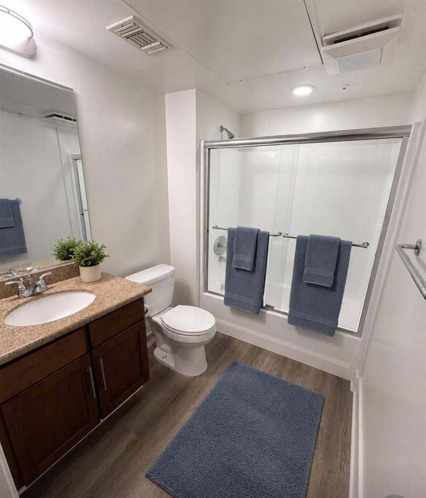 Modern Luxury Room & Private Bath
