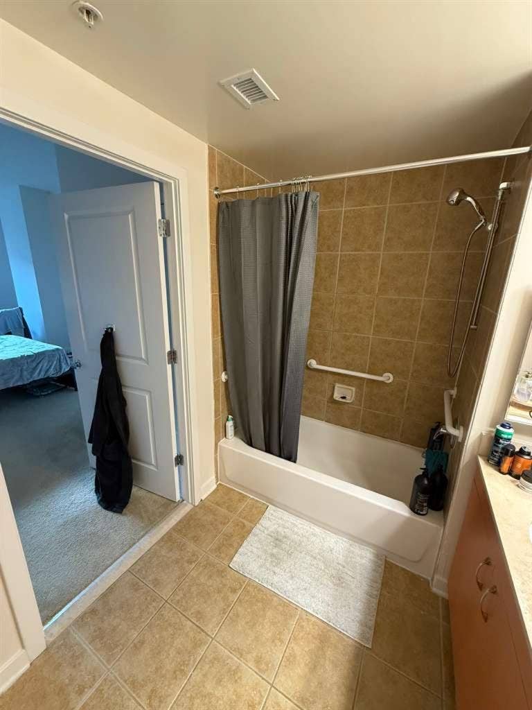 Large Room w/ private bathroom DC