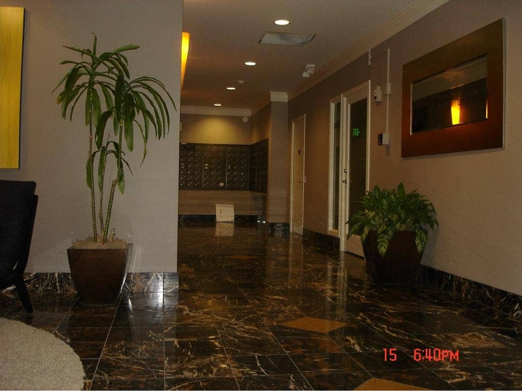 1 bed 1 bath condo