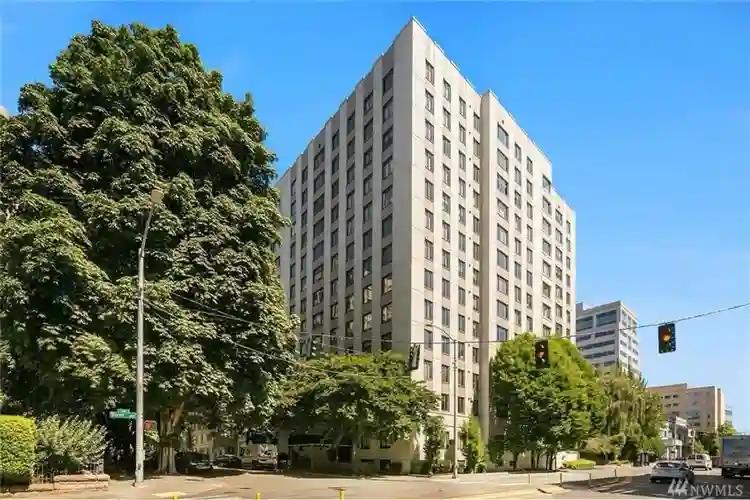 1 bed 1 bath condo