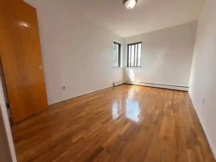 🏡 Spacious 3-Bedroom Apartment
