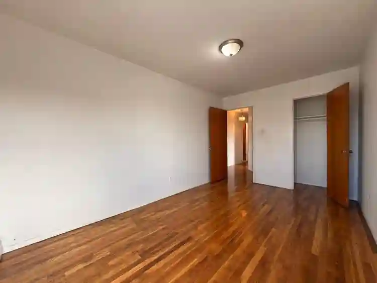 🏡 Spacious 3-Bedroom Apartment