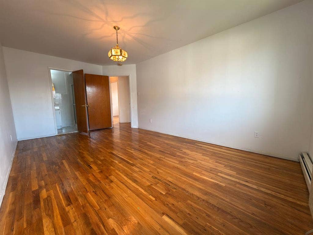 🏡 Spacious 3-Bedroom Apartment