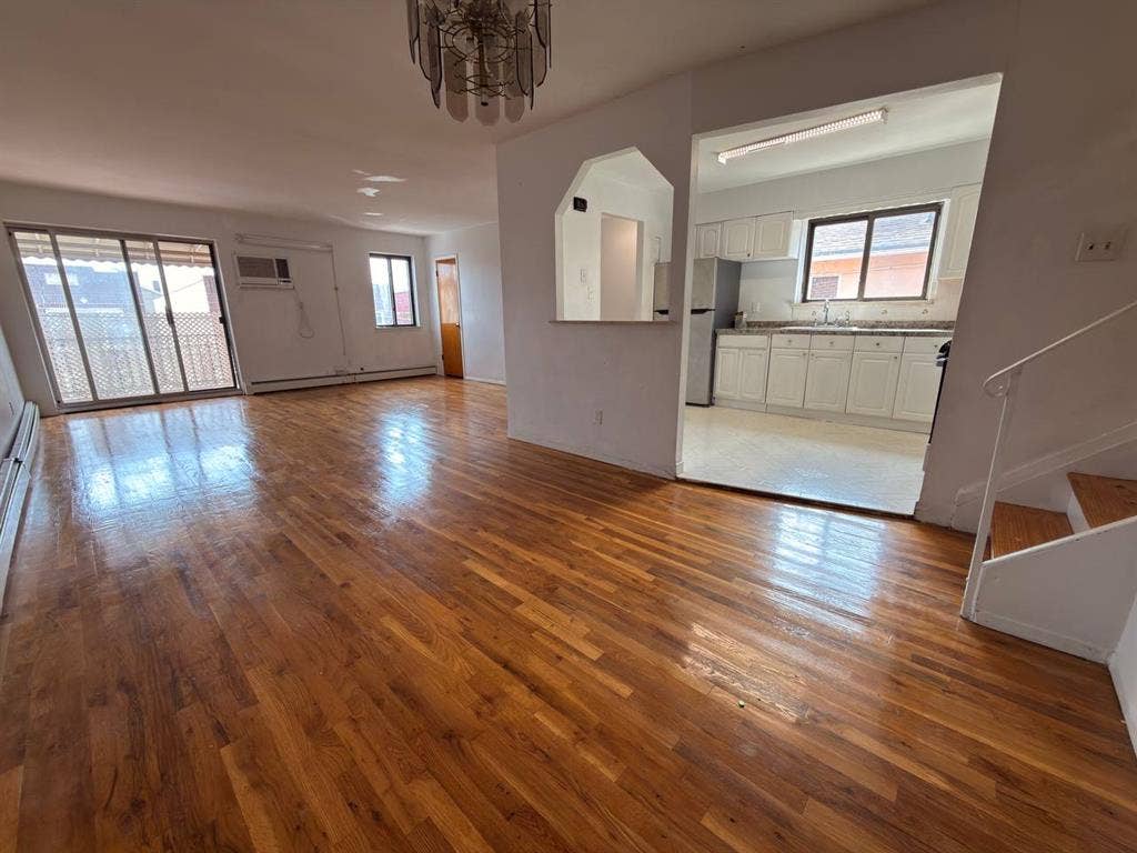 🏡 Spacious 3-Bedroom Apartment