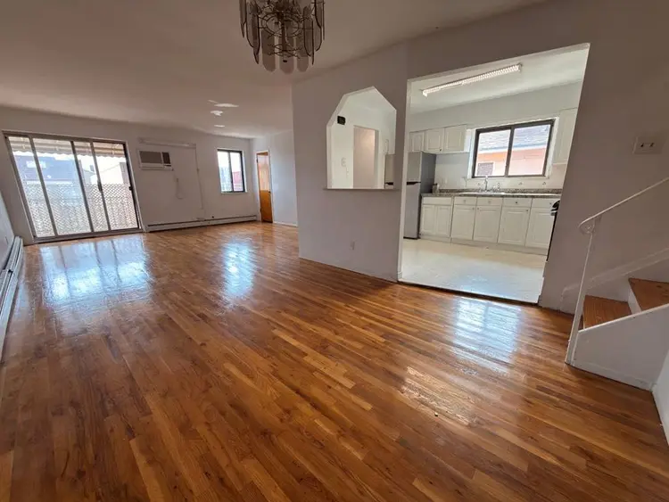 🏡 Spacious 3-Bedroom Apartment