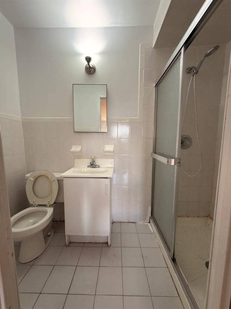 🏡 Spacious 3-Bedroom Apartment