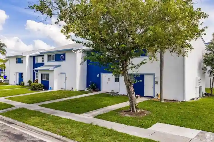 2 BR TownHouse | Room Available