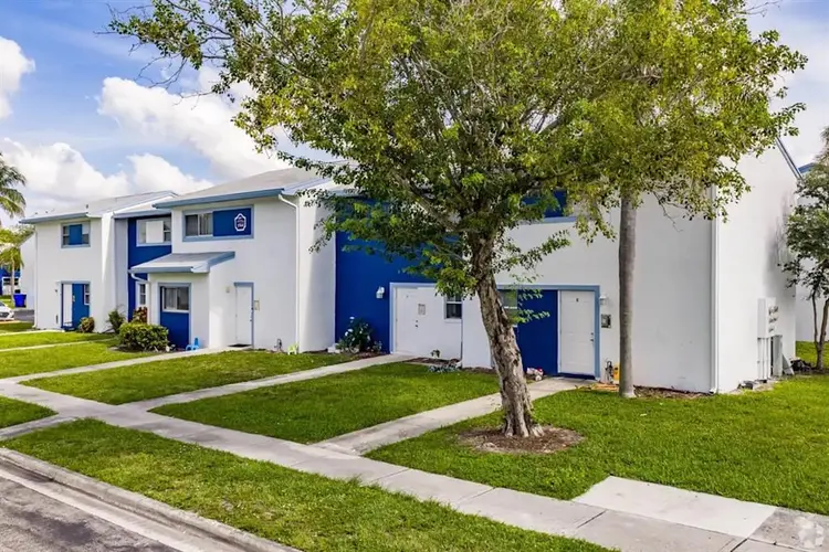 2 BR TownHouse | Room Available