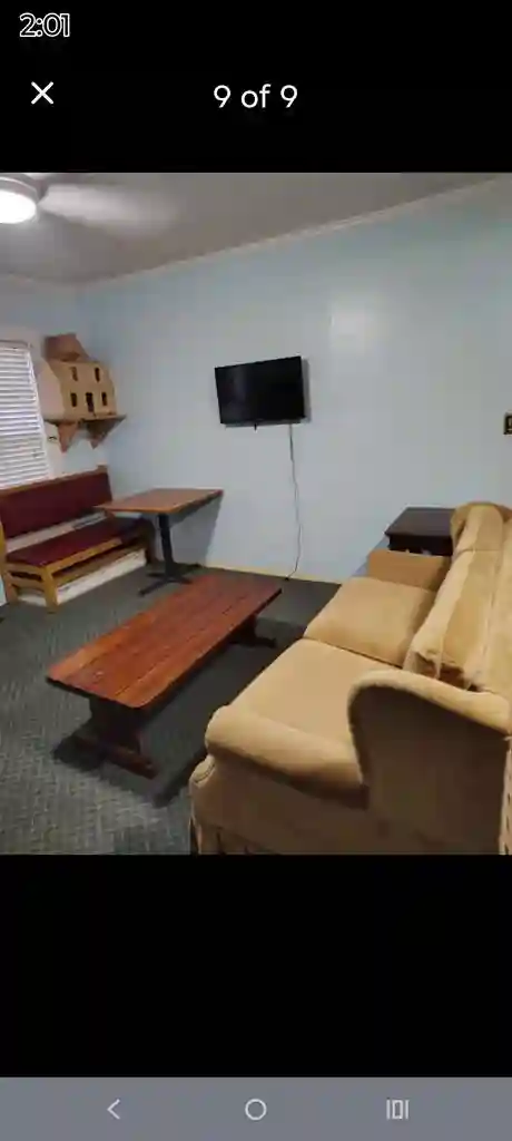 Looking for a quiet single roommate