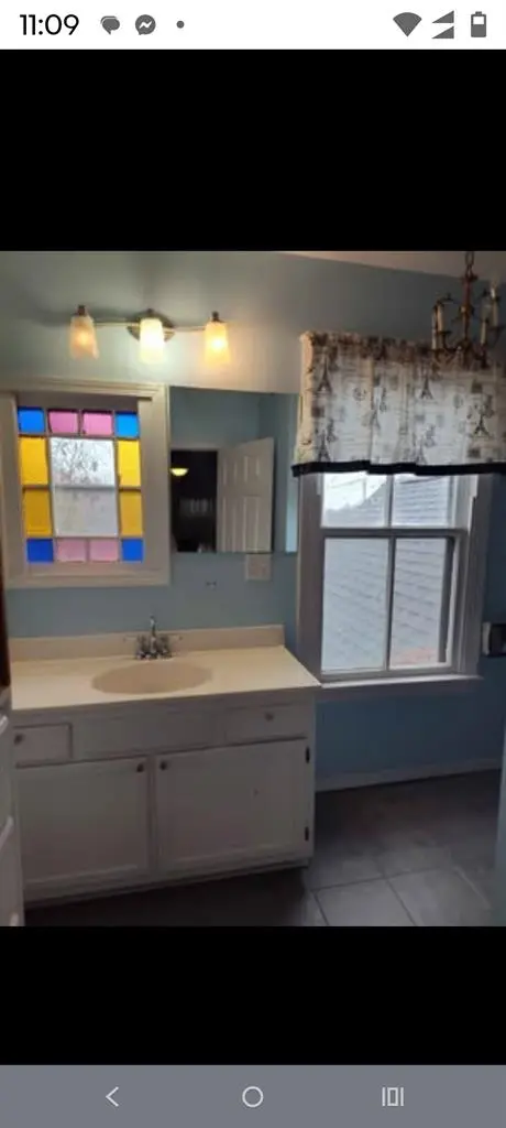 Looking for a quiet single roommate