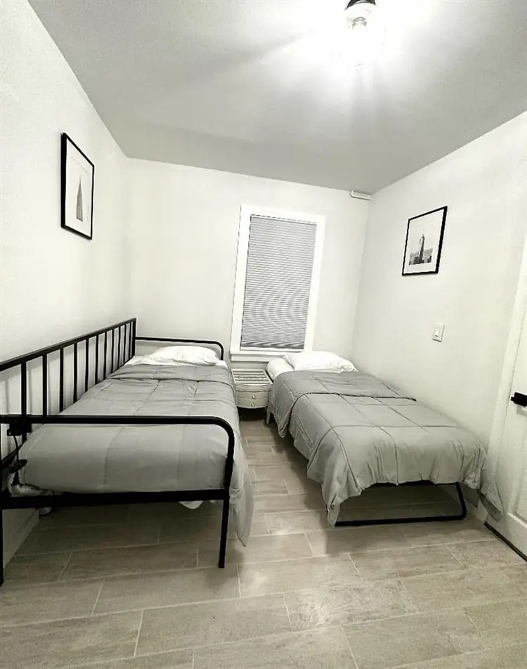 Female Roomate needed