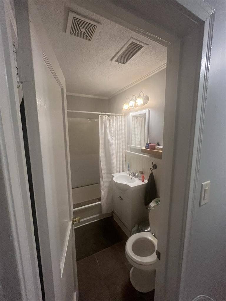 Room for rent: 750 plus UT