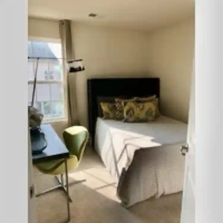 Beautiful 1 bedroom available DC