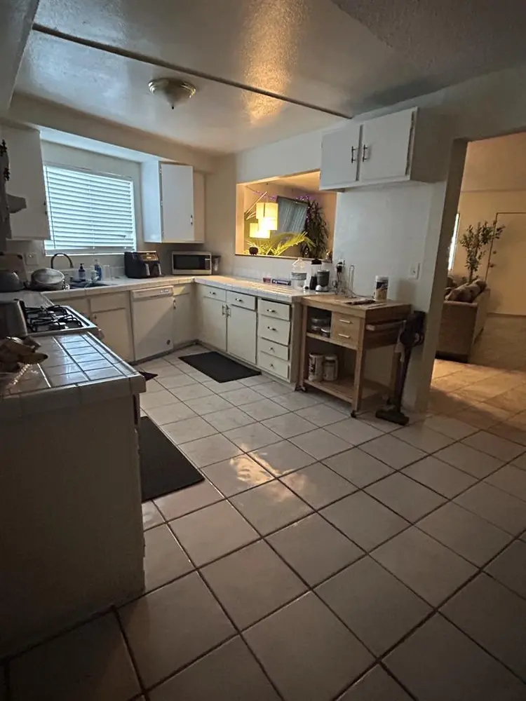 Full furnished utilities included!