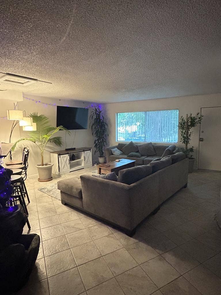 Full furnished utilities included!