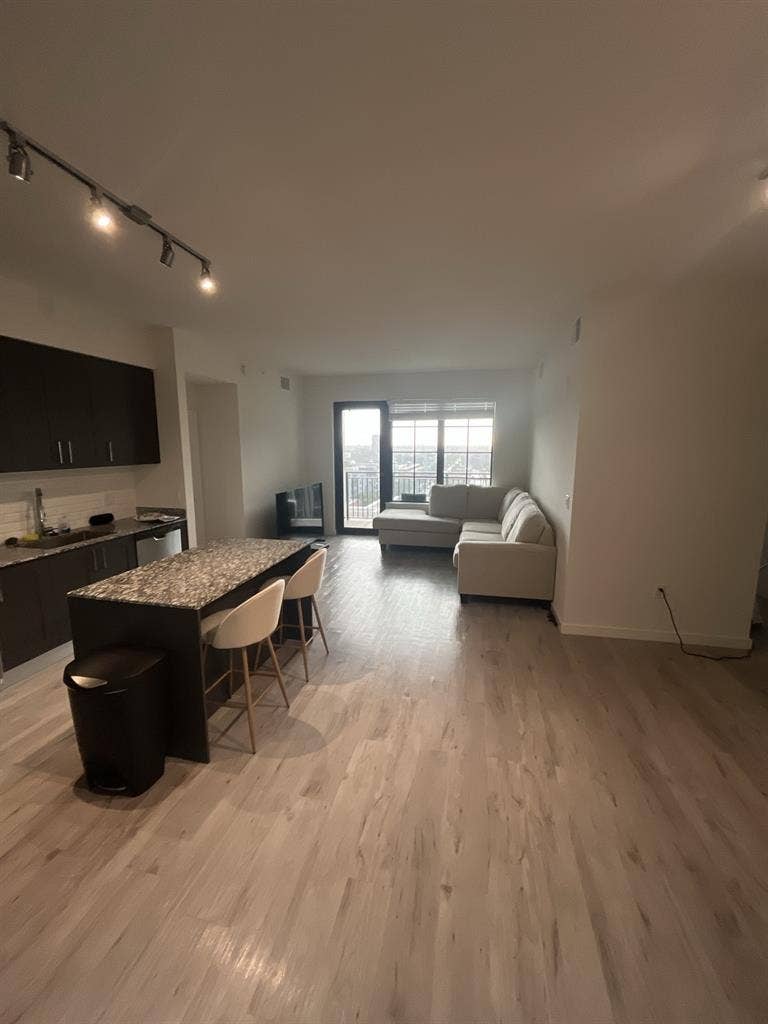 Looking for roommate downtown
