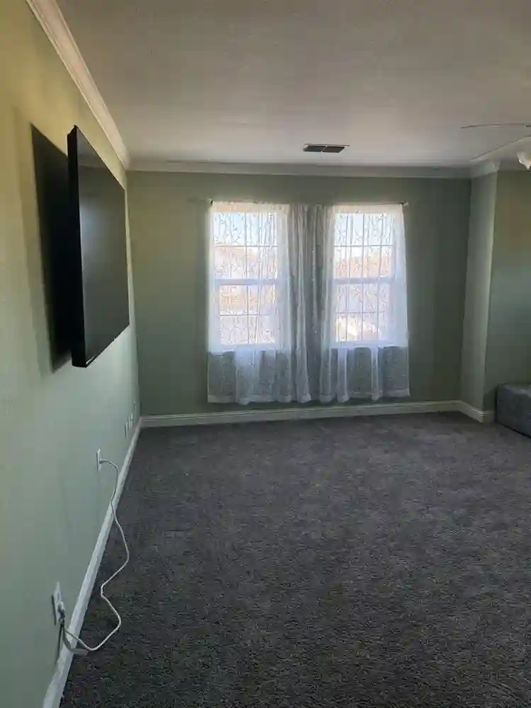 Upstairs living area for rent