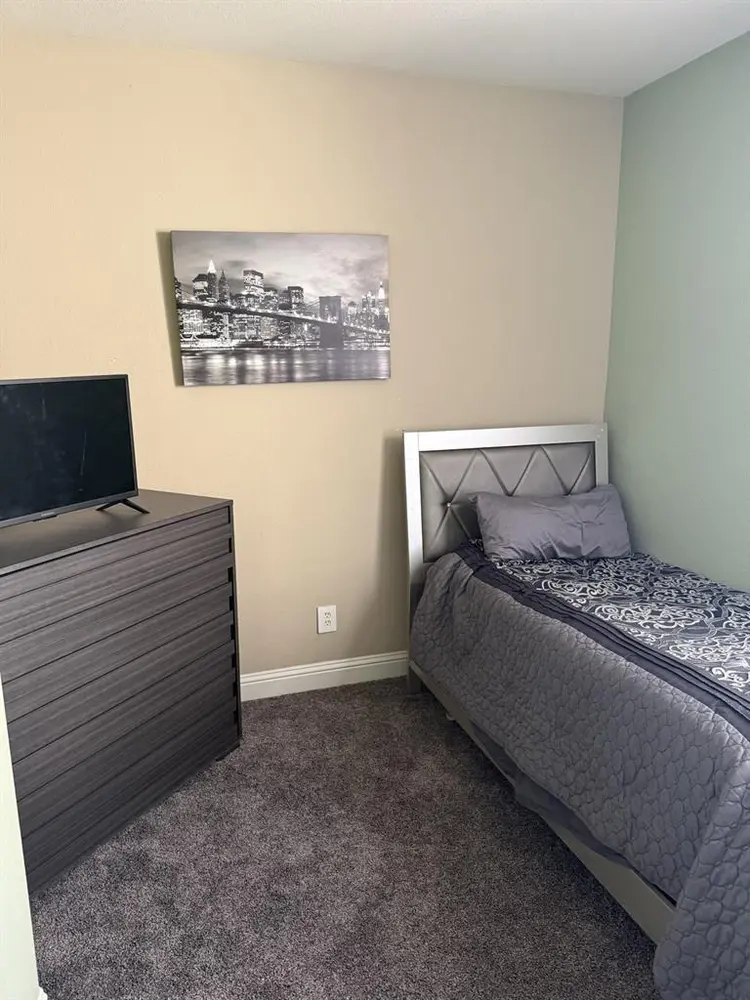 Upstairs living area for rent