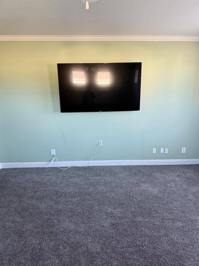Upstairs living area for rent