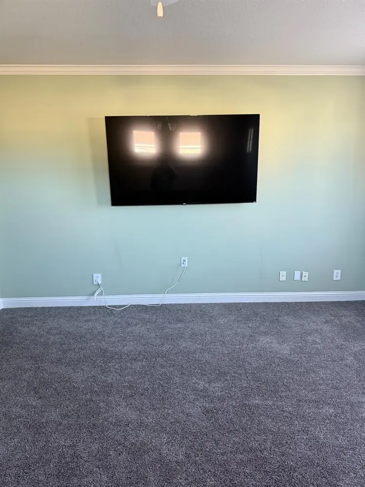 Upstairs living area for rent