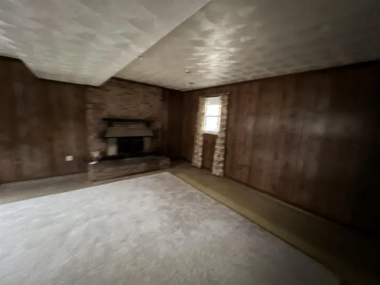 Looking for roommate @ house 09/22