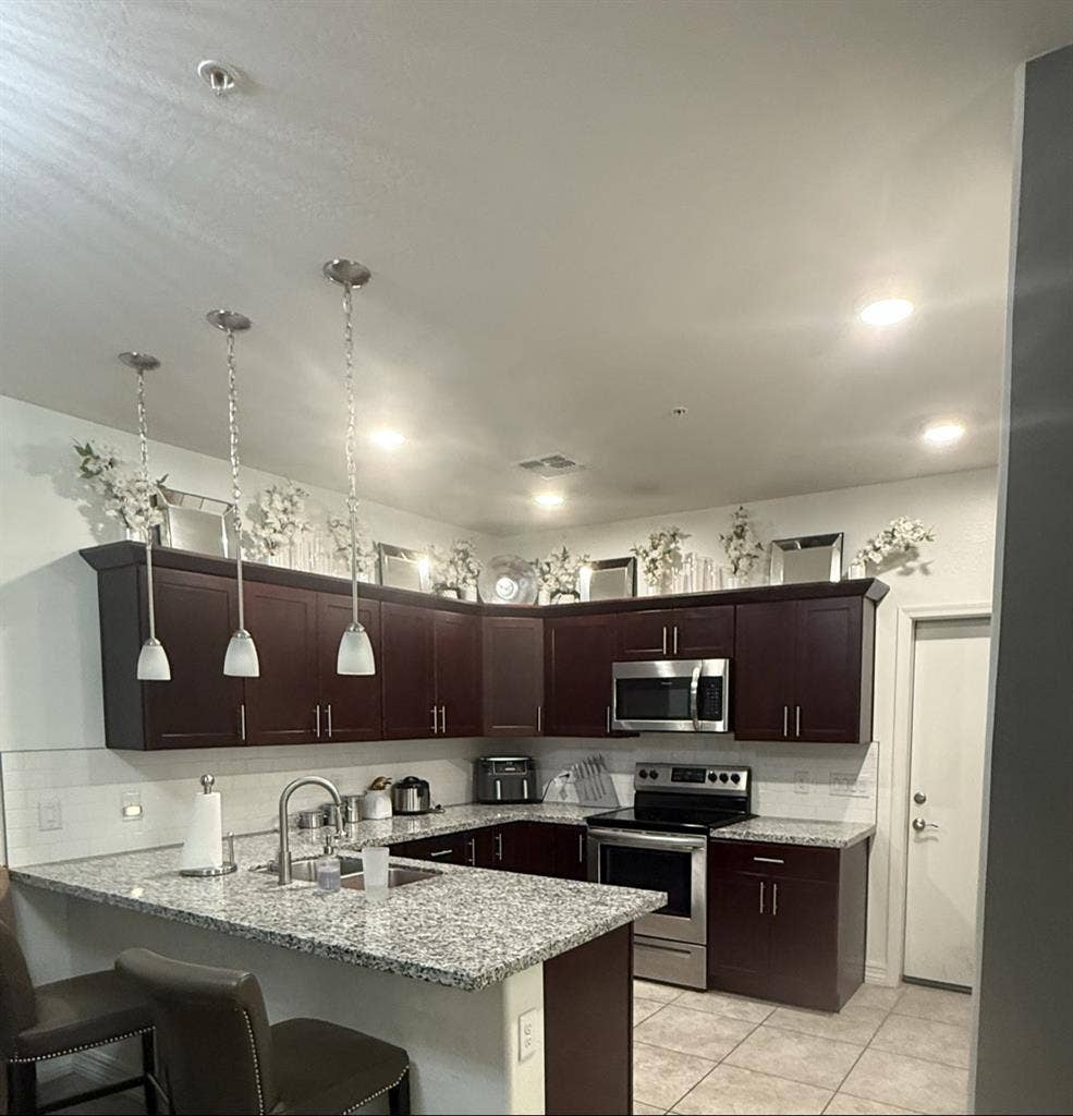 Room & Bathroom for Rent