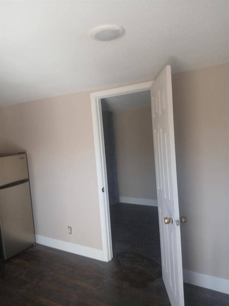 private ADU with bathroom/laundry
