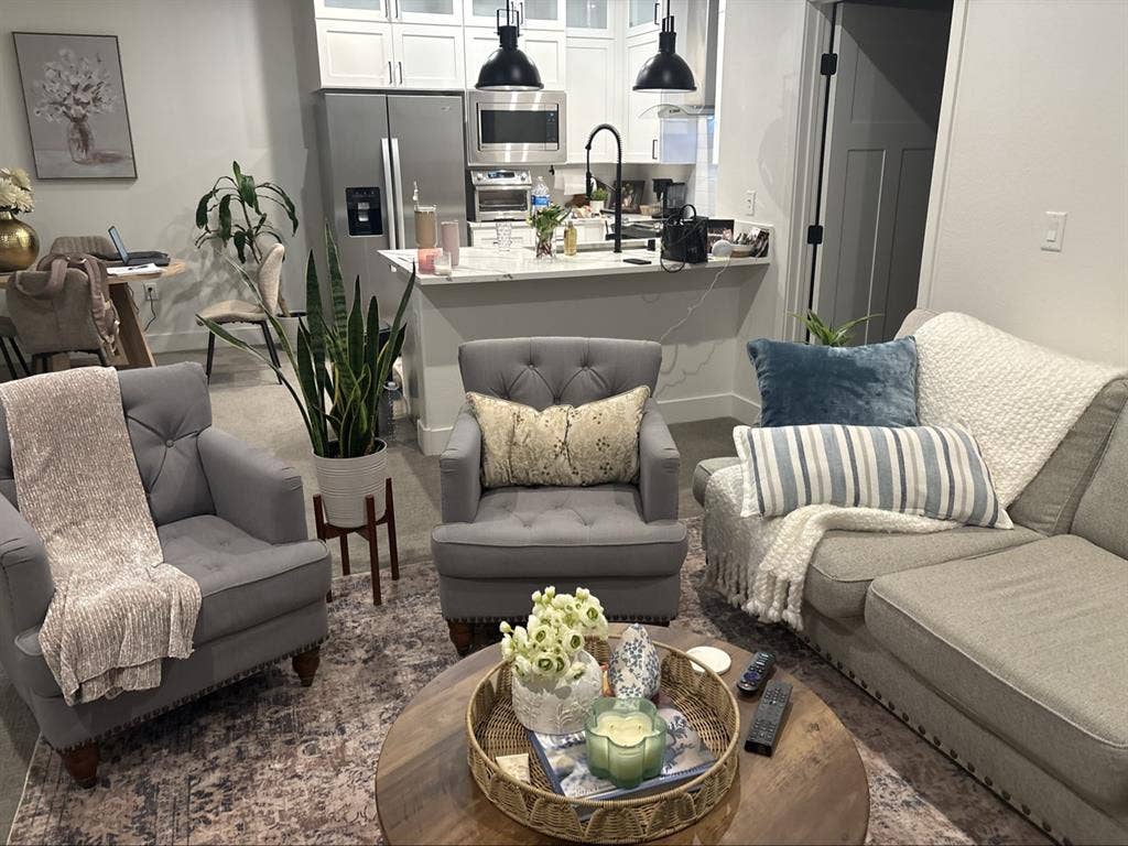 1 bedroom with private bathroom
