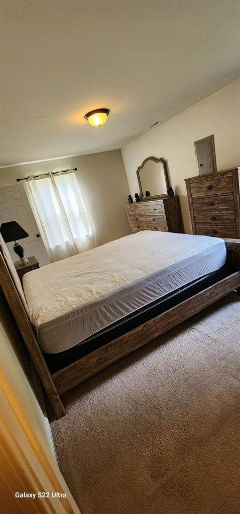 Private Room+Bath+LR, Utils Incl