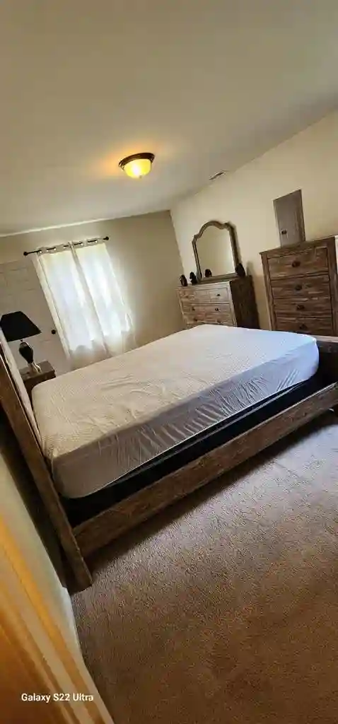 Private Room+Bath+LR, Utils Incl