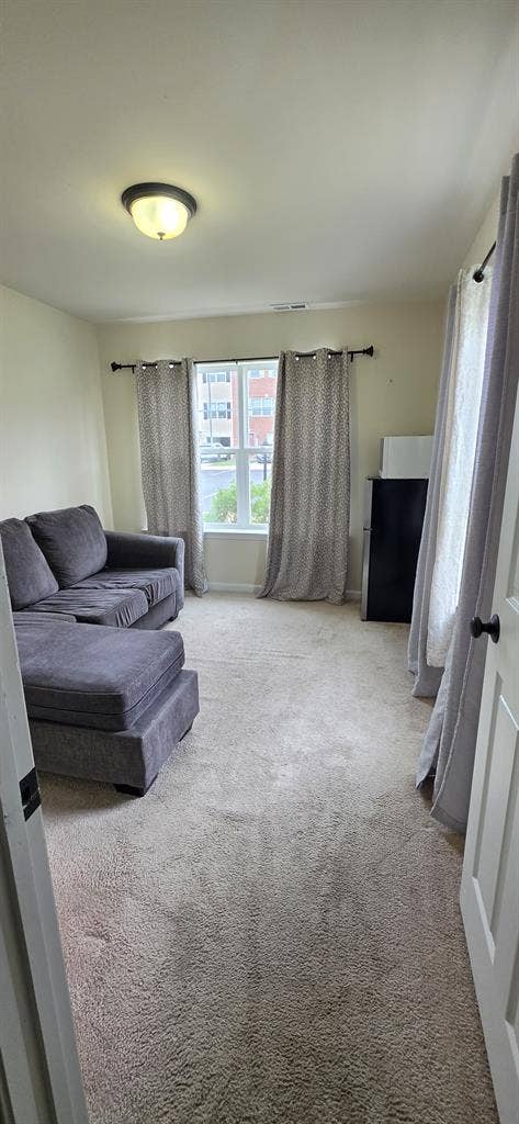 Private Room+Bath+LR, Utils Incl