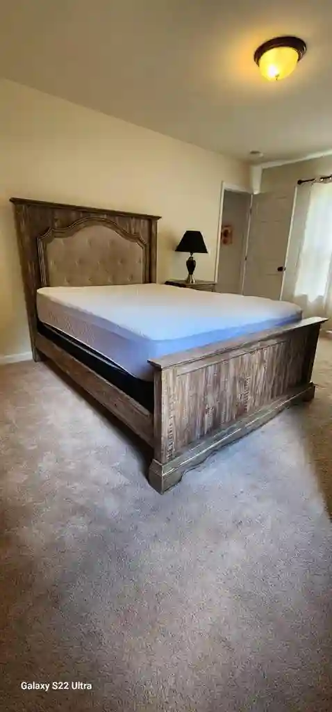 Private Room+Bath+LR, Utils Incl
