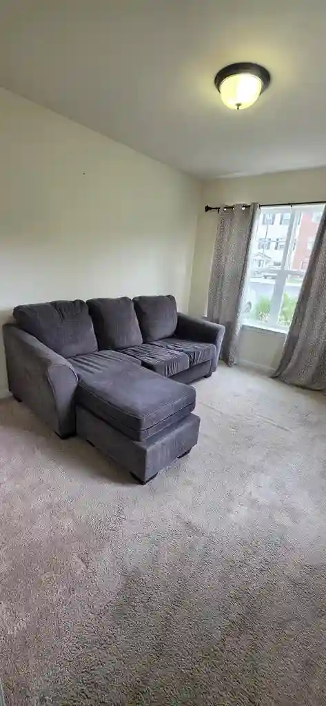 Private Room+Bath+LR, Utils Incl