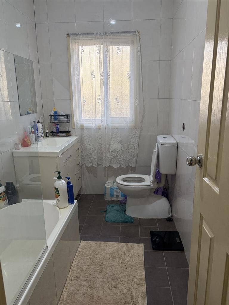 1 Room available to rent marayong.