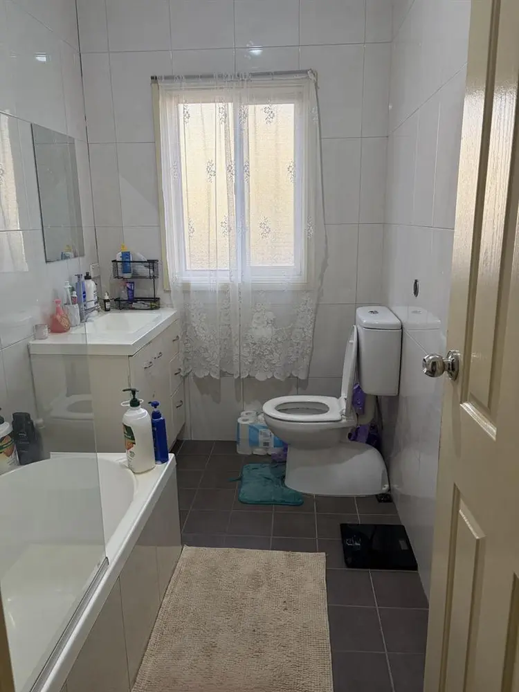 1 Room available to rent marayong.