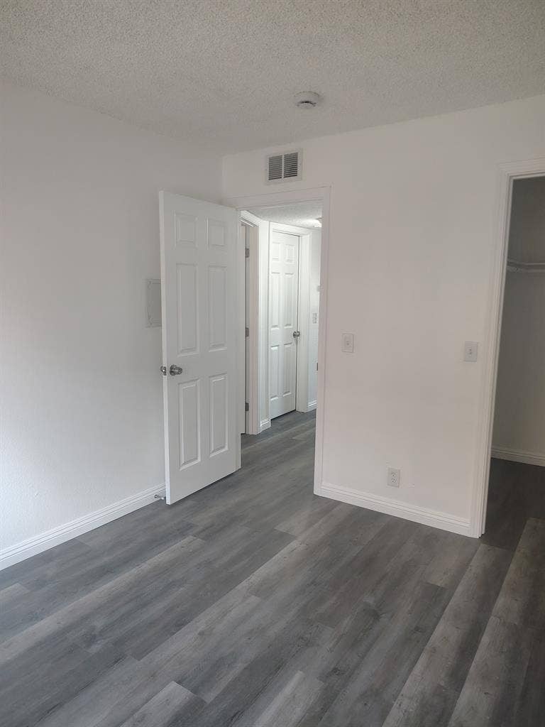 Room for rent in Pomona