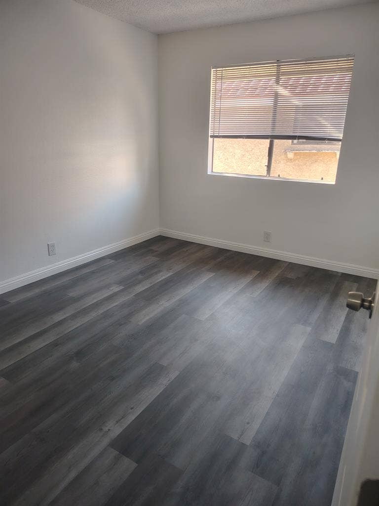 Room for rent in Pomona