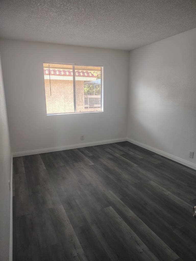 Room for rent in Pomona